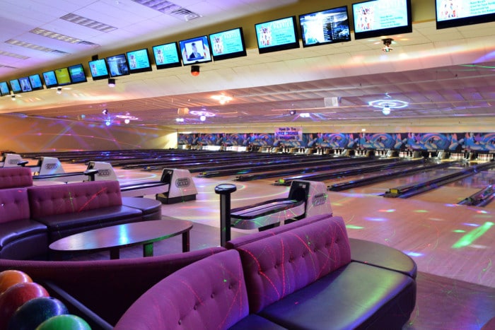 bowling lights 700x467 1