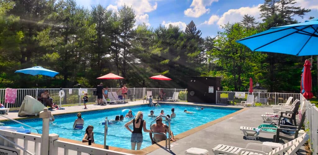 5 Bedroom for rent near Lake George Village & Six Flags Great Escape DJ at the Heated Inground Swimming Pool